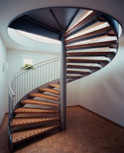 Обустройства лестниц в загородном доме