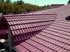 Чем покрыть крышу на даче: выбор материалов
